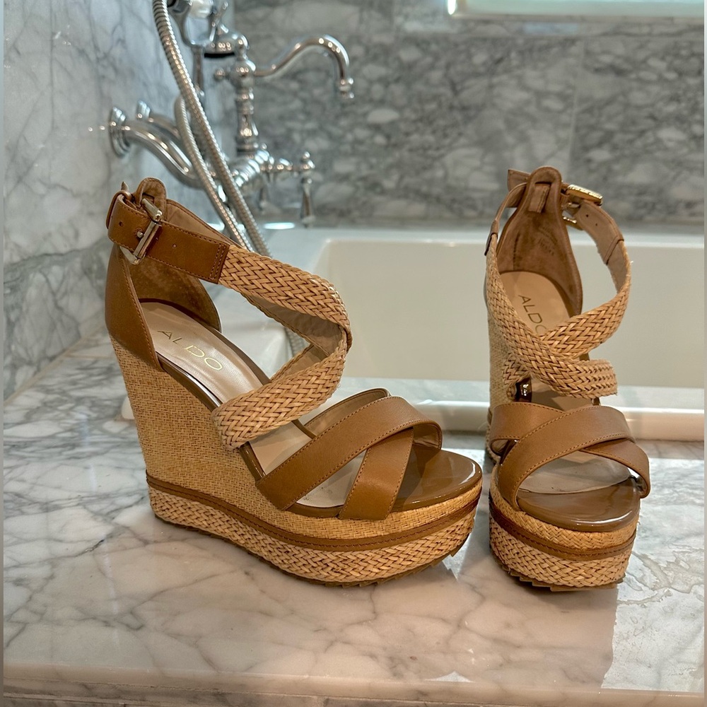 Aldo Brown and Tan Raffia Platform Wedge Sandals 7